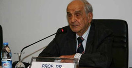 Prof. Dr. Mümtaz Soysal hayatını kaybetti