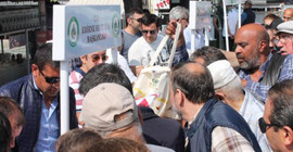 Çevre Günü'nde bez çanta dağıtıldı