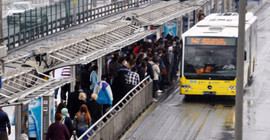 İndirim kartı soran Metrobüs şoförüne silah gösterdi