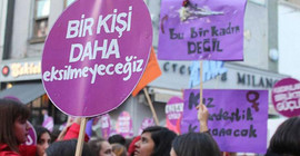 İzmir’de bir kadın boşanmak istediği eşi tarafından öldürüldü