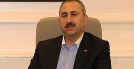 Bakan Gül'den kadın cinayetleri davalarına ilişkin açıklama: Vicdanları yaralamaktadır
