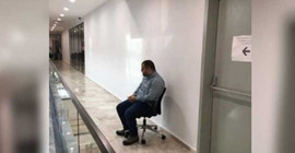'Tuvalet önünde oturma' cezası veren Veysel İpekçi'nin meclis üyeliği düşürüldü