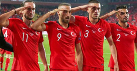 UEFA, Kuzey Suriye harekatına 'asker selamı'nı cezasız bırakmadı