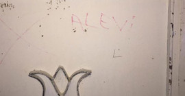 Kendi mahallesindeki Alevi yurttaşların evlerini işaretledi