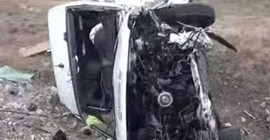 Aksaray'da işçi servisi ile otomobil çarpıştı