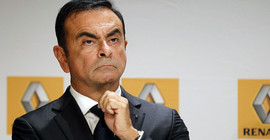 Carlos Ghosn, Renault'u mahkemeye verdi