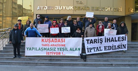 Tariş ihalesine karşı belediye önünde eylem