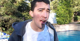 Havuzdaki suyu 1 milyon kağıt havluyla çekmeye çalışan YouTuber'a tepki