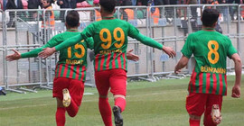 Amedspor sahasında Sarıyer'i geçti