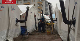Depremzedeler: Yardımlar bize ulaşmıyor, muhtarlar adamlarına dağıtıyor