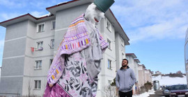 4 metrelik kardan adama 'Gulyabani' adını verdi