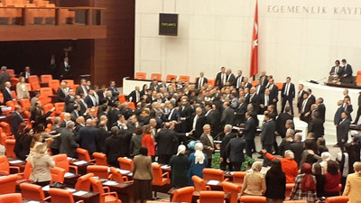 CHP'li Özkoç'tan Meclis'teki kavga sonrası açıklama: Yumruklar bizi yıldıramaz