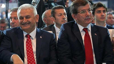 Davutoğlu: Ben şehit defnederken, Binali Yıldırım karargah kurmuş imza topluyordu