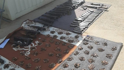 Suriye’de görevli iki uzman çavuş 'silah kaçakçılığından' gözaltına alındı