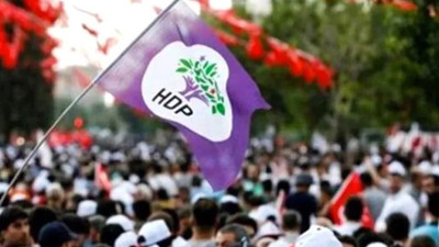 HDP'liler maske ve eldiven dağıttı