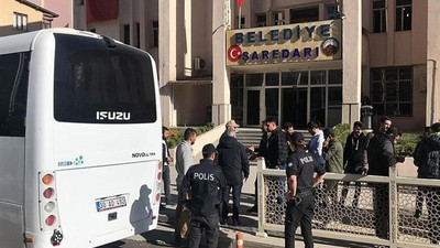 AKP seçimle alamadığını kayyımla gasp etti: HDP’nin kazandığı 65 belediye 18'e düşürüldü