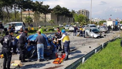 TIR polis uygulama noktasındaki arabalara çarptı: 5 ölü, 15 yaralı