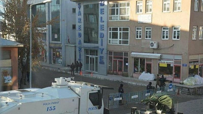 Kayyım olmayan yerde meclis üyeleri görevden alınıyor: Malazgirt'te HDP’li üye görevden uzaklaştırıldı