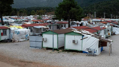 Yunanistan’daki iki mülteci kampında 28 kişinin koronavirüs testi pozitif çıktı