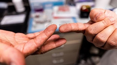 Parmak ucu büyüklüğünde bir korona aşısı üzerine çalışılıyor