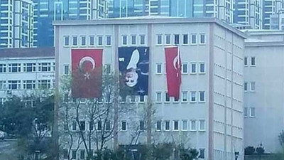 23 Nisan öncesi Trabzon'da Atatürk'ü ters astılar