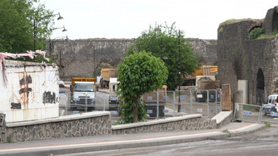 Diyarbakır’da yasak, Sur’da yıkım var