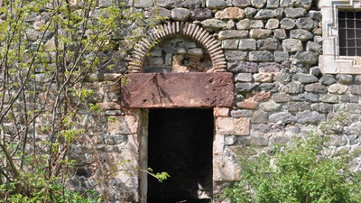 12 bin yıllık Dipsiz Göl'ün ardından şimdi de kilise talan edildi