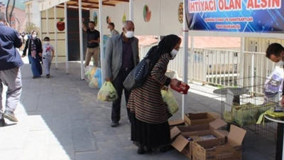 AKP'li belediye yardım standına el koydu