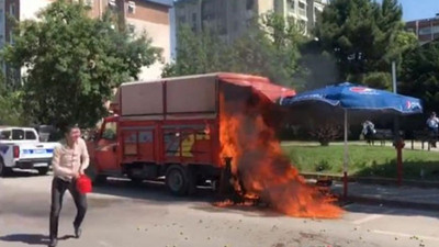 Satış yapmasına izin verilmeyen kamyonetini ateşe verdi: Garibanım ben, ne istiyorsunuz benden?