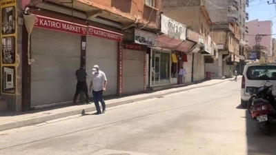 'Normalleşme' sonrası vaka sayısının arttığı ilçede esnaf 'halk sağlığı için' kepenk kapattı