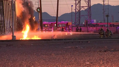 ABD'de raydan çıkan tren alev aldı