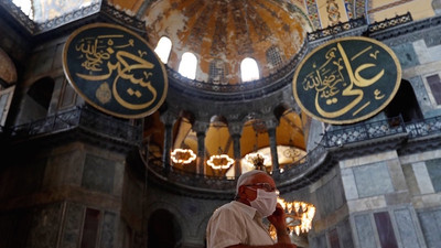 UNESCO: Ayasofya'nın statüsünün değiştirilmesinden üzüntü duyuyoruz