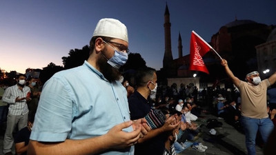 'Ayasofya'nın camiye dönüştürülmesinden siyasal bir sonuç beklemek beyhudedir'