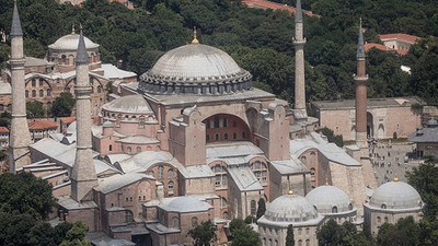 Özkök'ten Selvi'ye 'Ayasofya'yı aslına dönüştürdüler' tepkisi: İsrail'e ne cevap vereceksin?