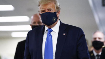 Trump ilk defa maske taktı