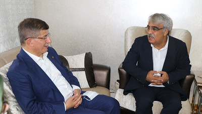 Davutoğlu'ndan Mithat Sancar'a taziye ziyareti