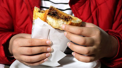 Sokakta satılan kokoreç, tavuk döner, pilav, bozada tehlike: Çok riskli bakteriler var
