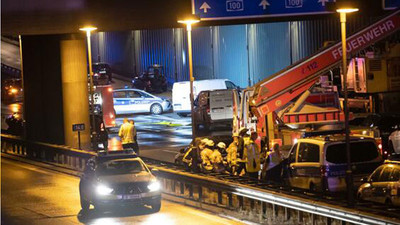 Berlin'de otobanda aşırı İslamcılardan eylem