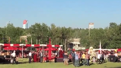 ODTÜ'de rektöre ıslıklı, sırt dönmeli protesto