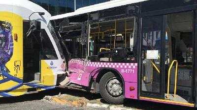 İstanbul'da tramvayla otobüs çarpıştı