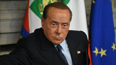 Coronavirus'e yakalanan Berlusconi hastaneye kaldırıldı