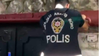 Polis, kapısı açılmayan mekana tırmanarak girdi: 76 bin lira para cezası kesildi