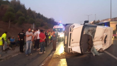 4 işçi servisi kaza yaptı: Çok sayıda yaralı