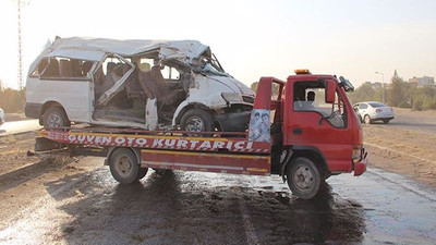 Diyarbakır'da işçi servisi kaza yaptı: 2 ölü, 9'u çocuk 20 yaralı