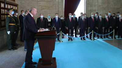 Anıtkabir'de 'Erdoğan seni seviyoruz' sloganları