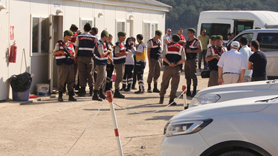 Ayrılmak isteyince boğazından bıçaklayarak öldürdü