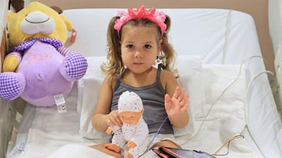91 saat sonra enkazdan sağ kurtarılan Ayda taburcu oldu