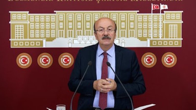 Bekaroğlu'ndan Erdoğan'a: Kendi yanlışlarını başkalarına yüklüyor