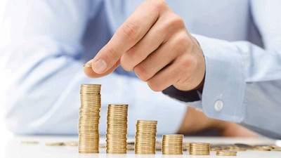 Yurttaşların döviz mevduatları altı haftanın ardından ilk kez geriledi