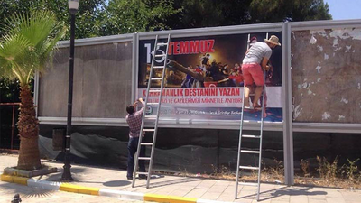 '15 Temmuz' afişi yırtan 3 kişiye tutuklama